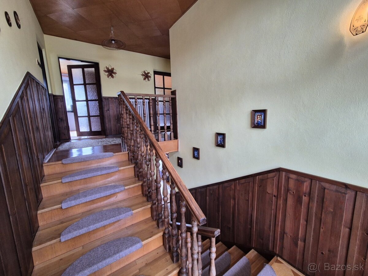 Rodinný dom s veľkou záhradou / 2024 m2 / - Skalité - 17