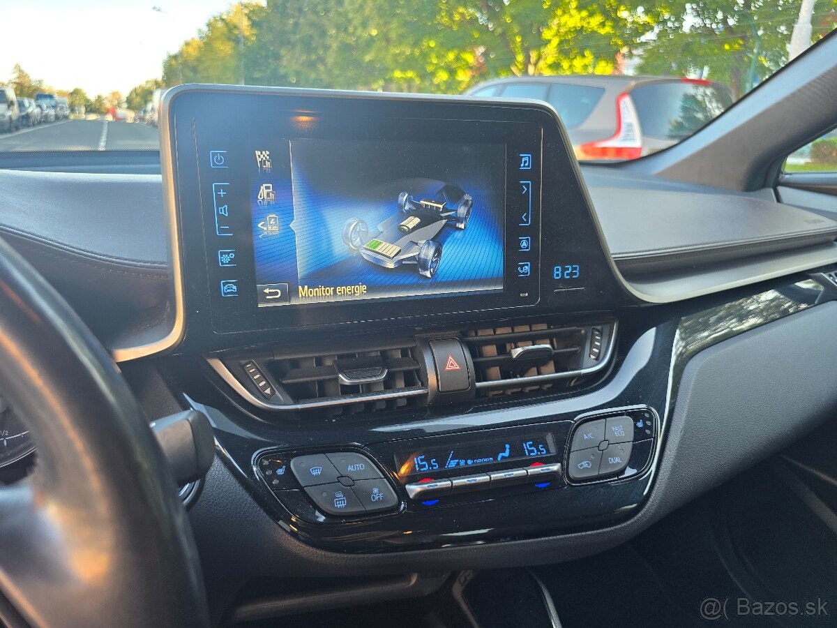 Toyota C-HR hybrid - 17