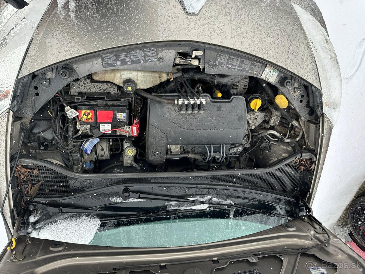 Renault Clio 1.2 benzin + LPG (poškodený motor) - 17