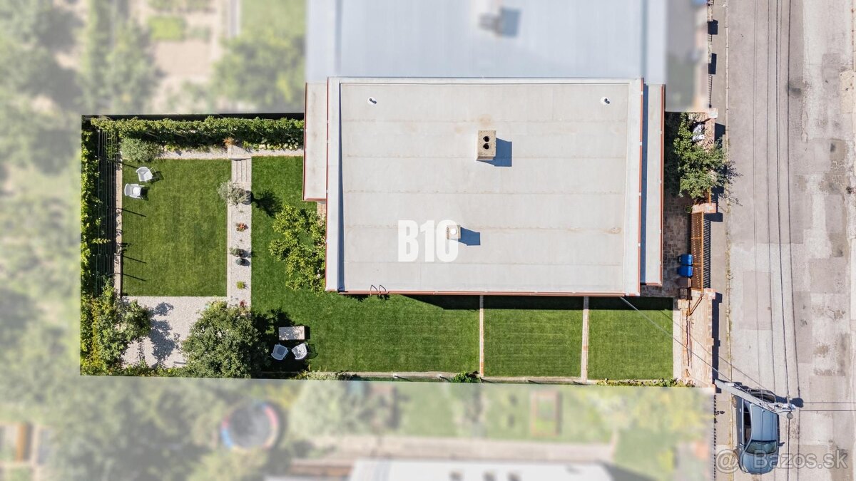 PRIESTRANNÝ rodinný dom v TOP lokalite NITRA - ZOBOR - 17