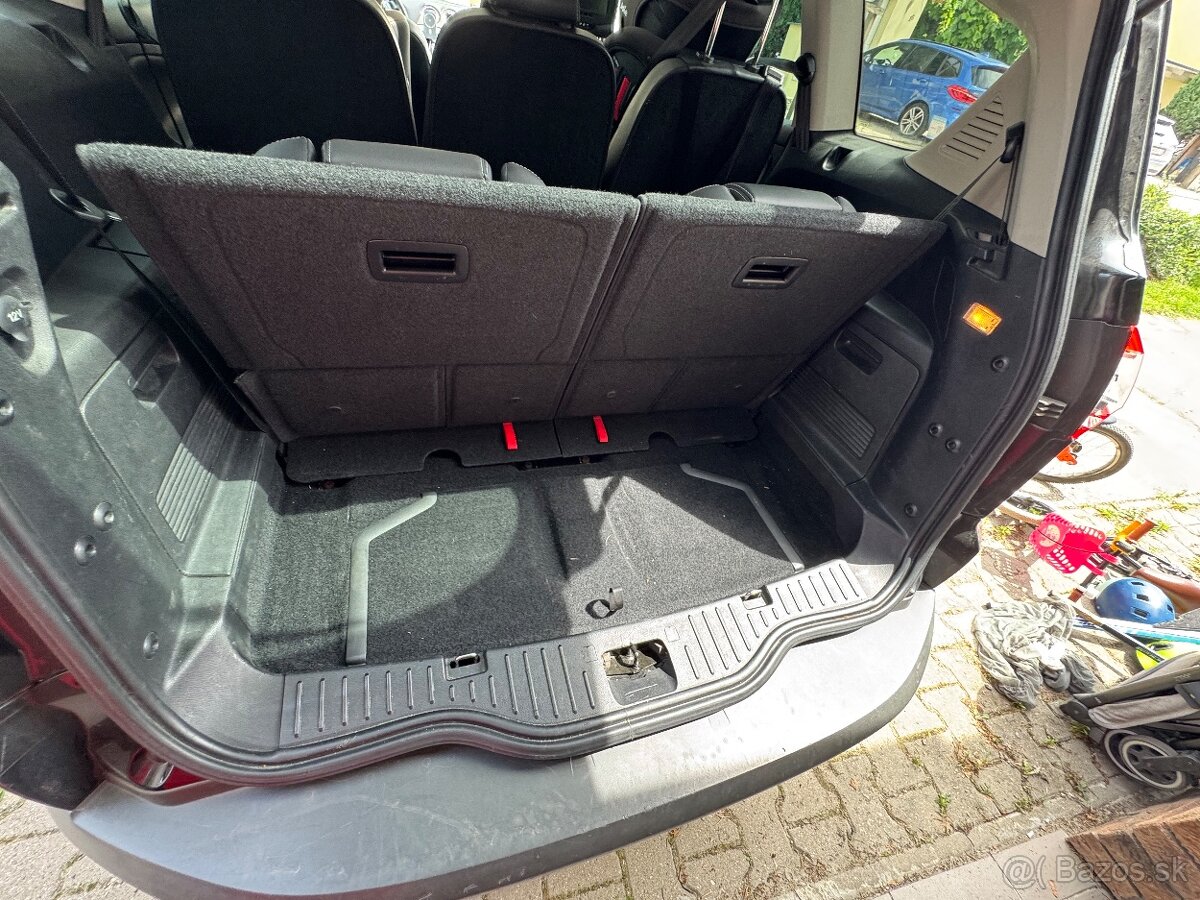 Ford S-Max - 17