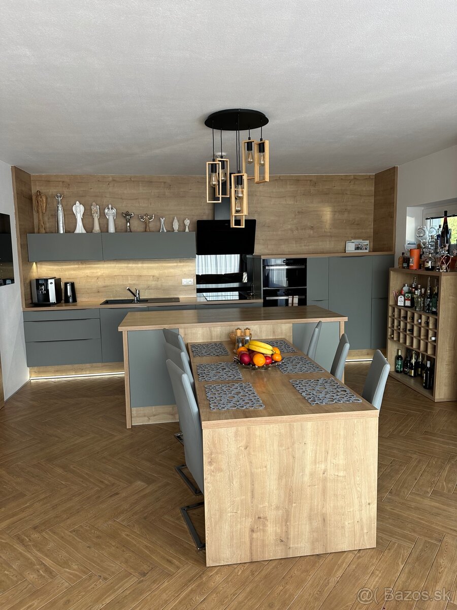 RODINNÝ DOM V CENTRE RABČE - 17