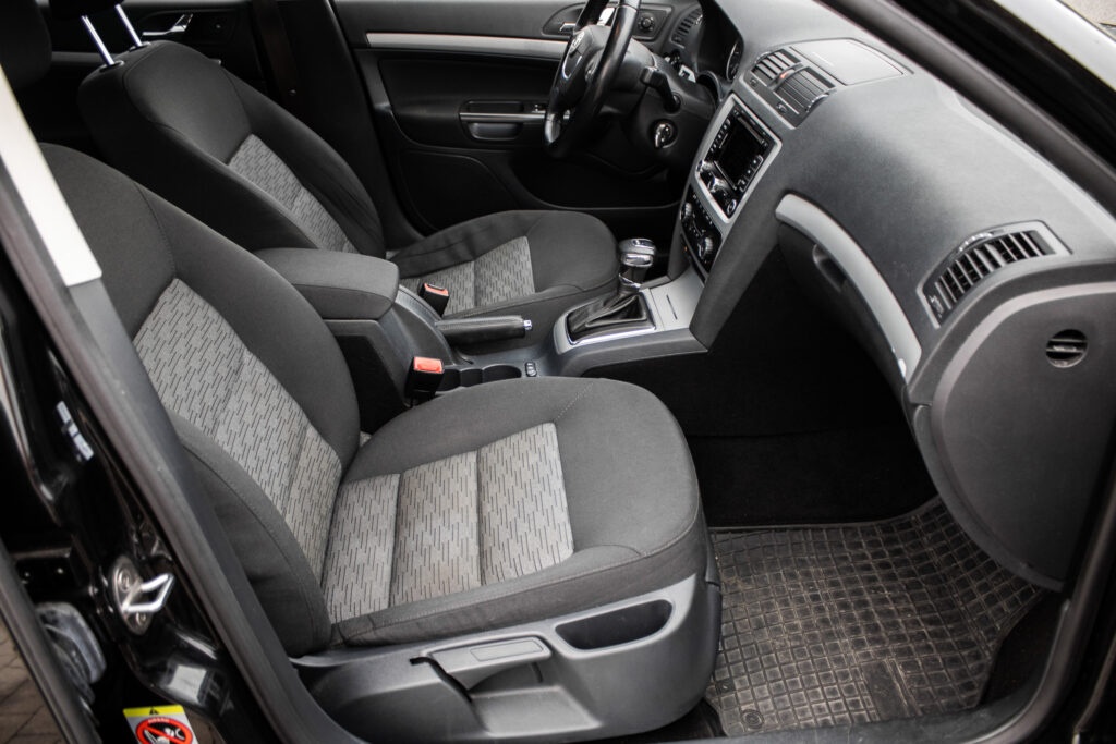 Škoda Octavia Combi 1.6 TDI, 77 kW (2013) - 17