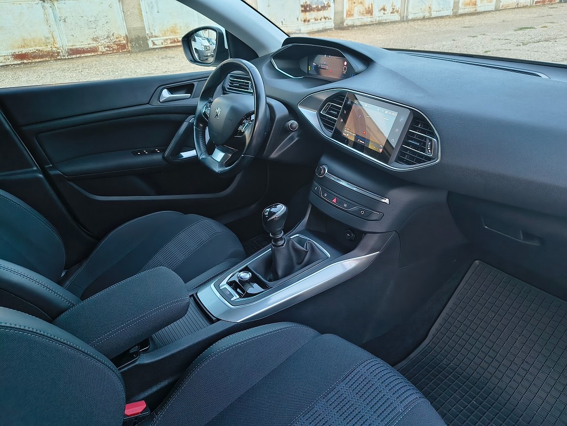 2021_PEUGEOT 308 combi HDi130_8129€ netto_ZÁRUKA_ - 17