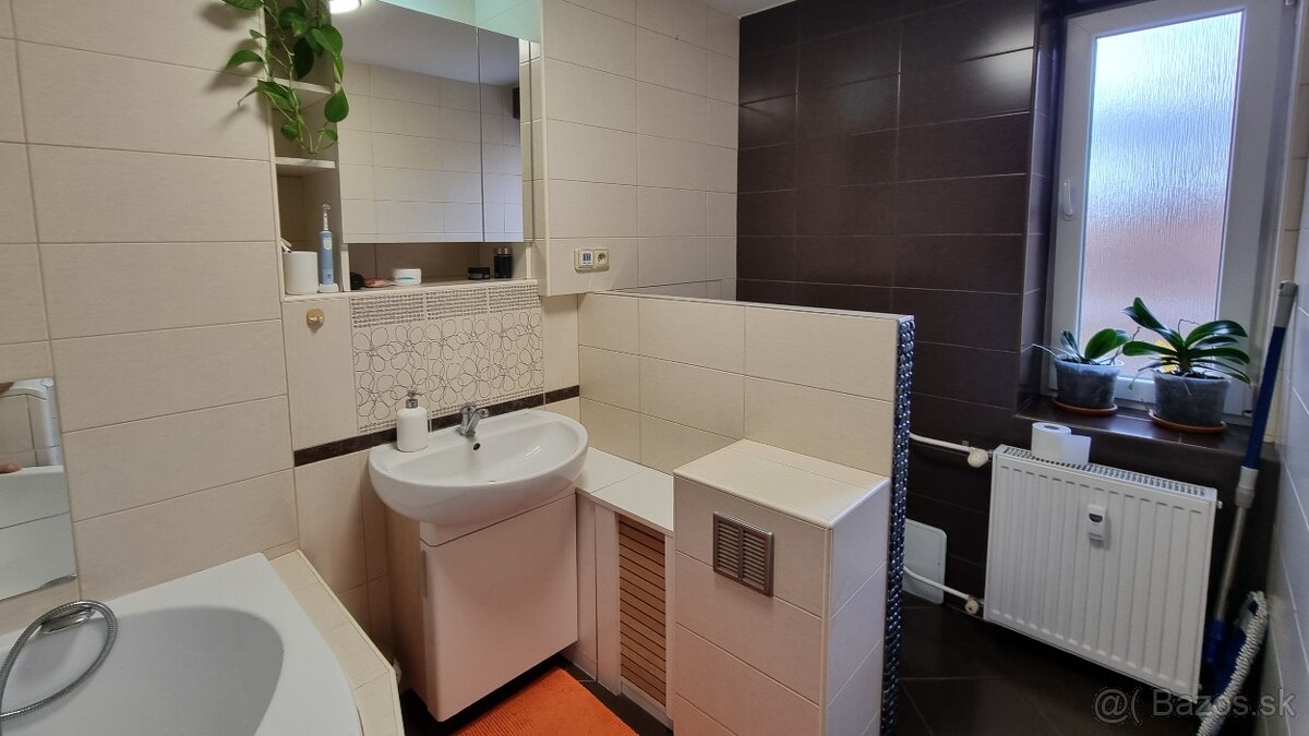 Slnečný 2 izb. byt v centre Trnavy - 59m2 - 17