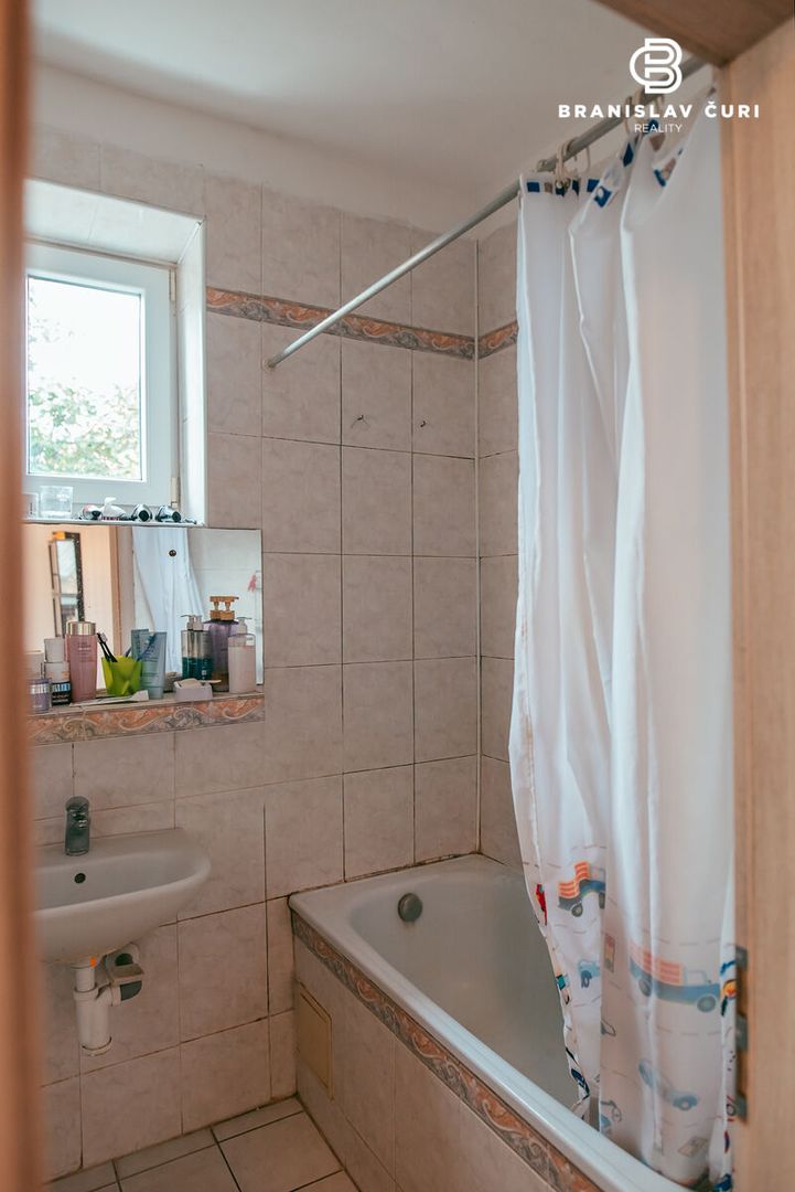 Predaj, RD, 3 izbový, P. Jilemnického, 100 m2 užit. plocha, - 17