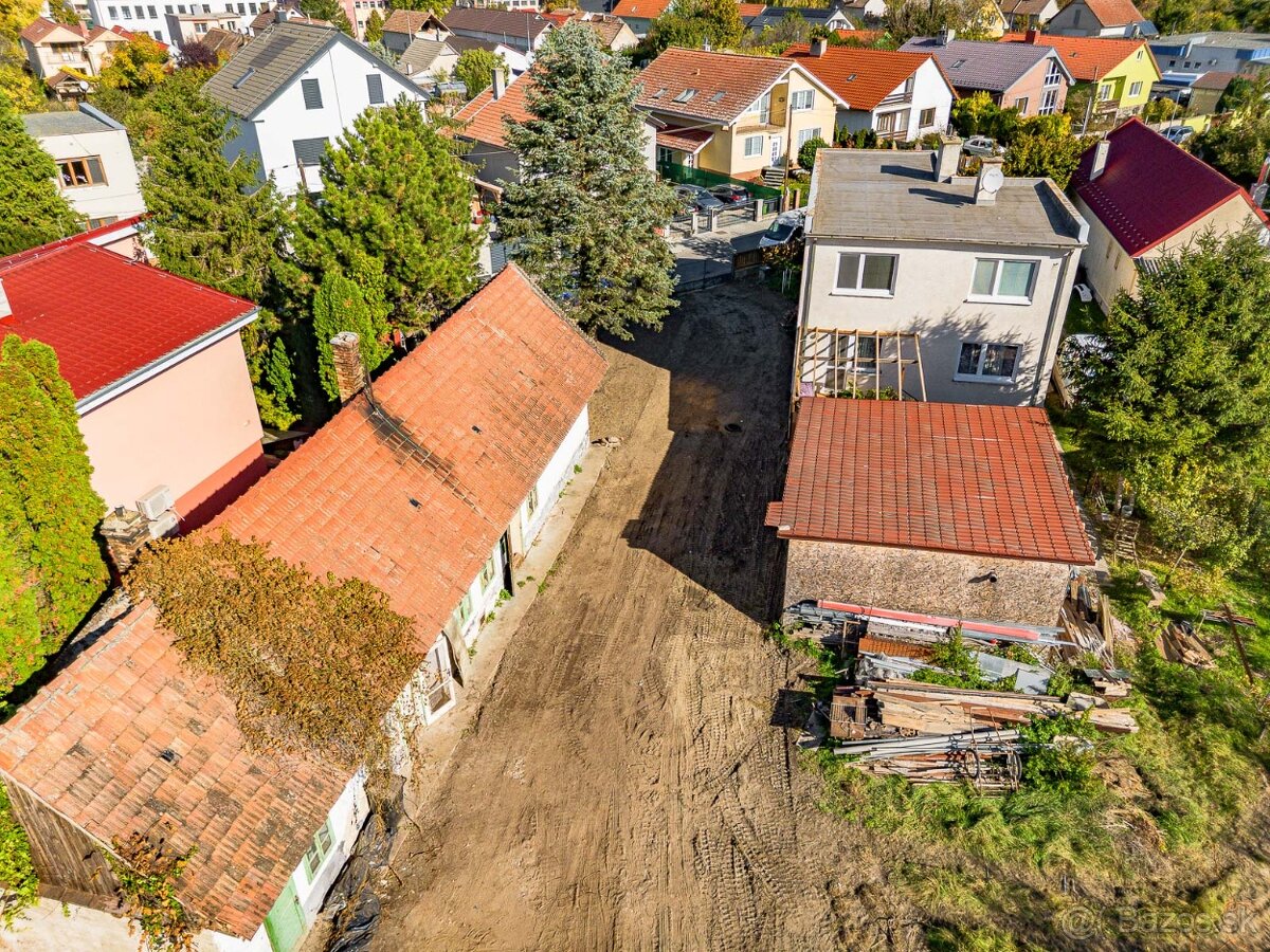 ŠPORTOVÁ ul. - STAVEBNÝ POZEMOK V POKOJNEJ ČASTI OBCE - 17