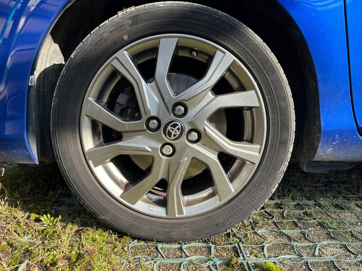 Toyota Yaris Style 1.5 VVT‑iE / 82 kw /keyless/ťažné/kamera - 17