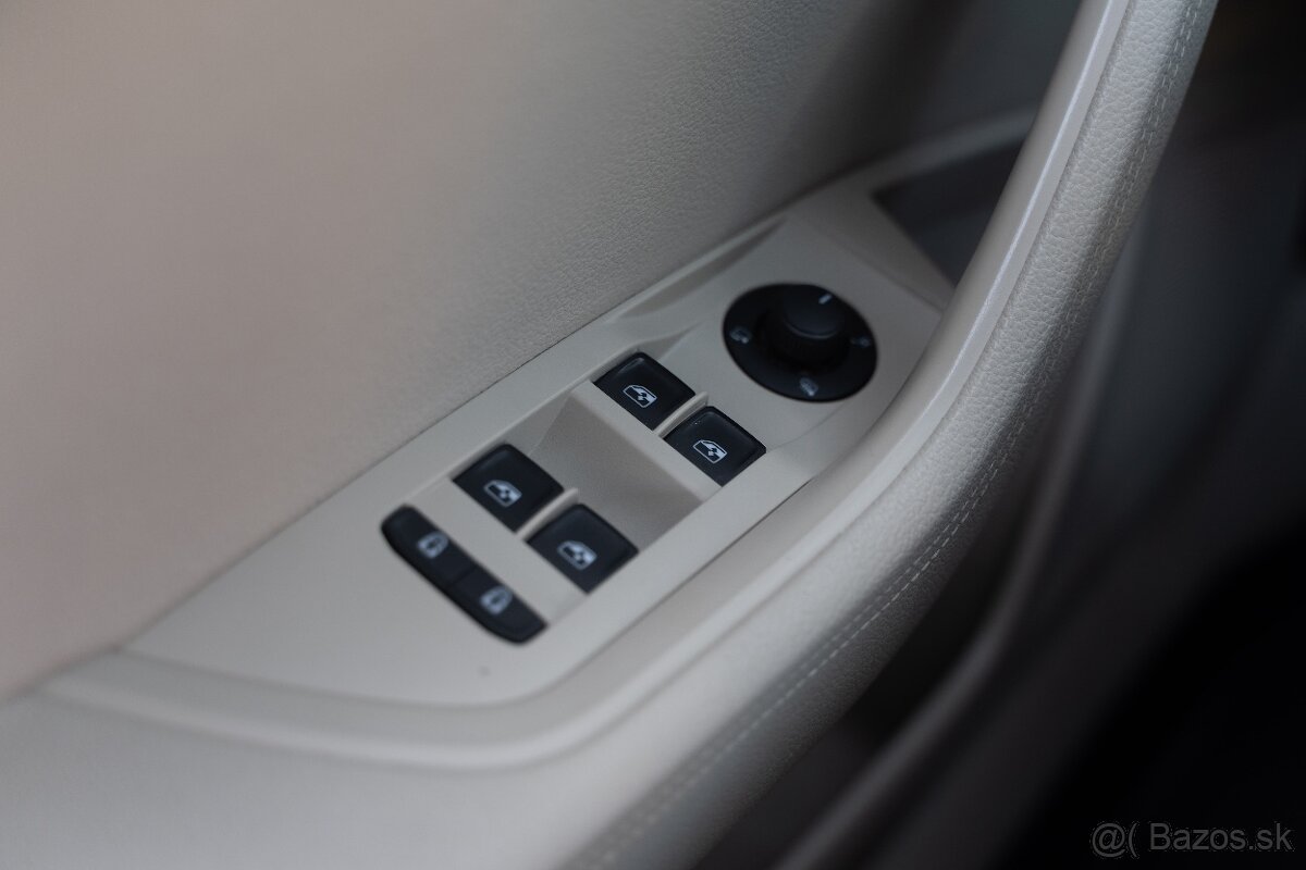 Škoda Superb Combi Panoráma - 17