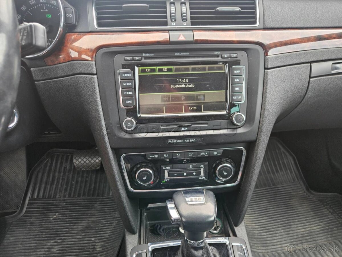 Škoda Superb Combi 2.0 TDi CR DSG Elegance, SR, 2.majiteľ - 17