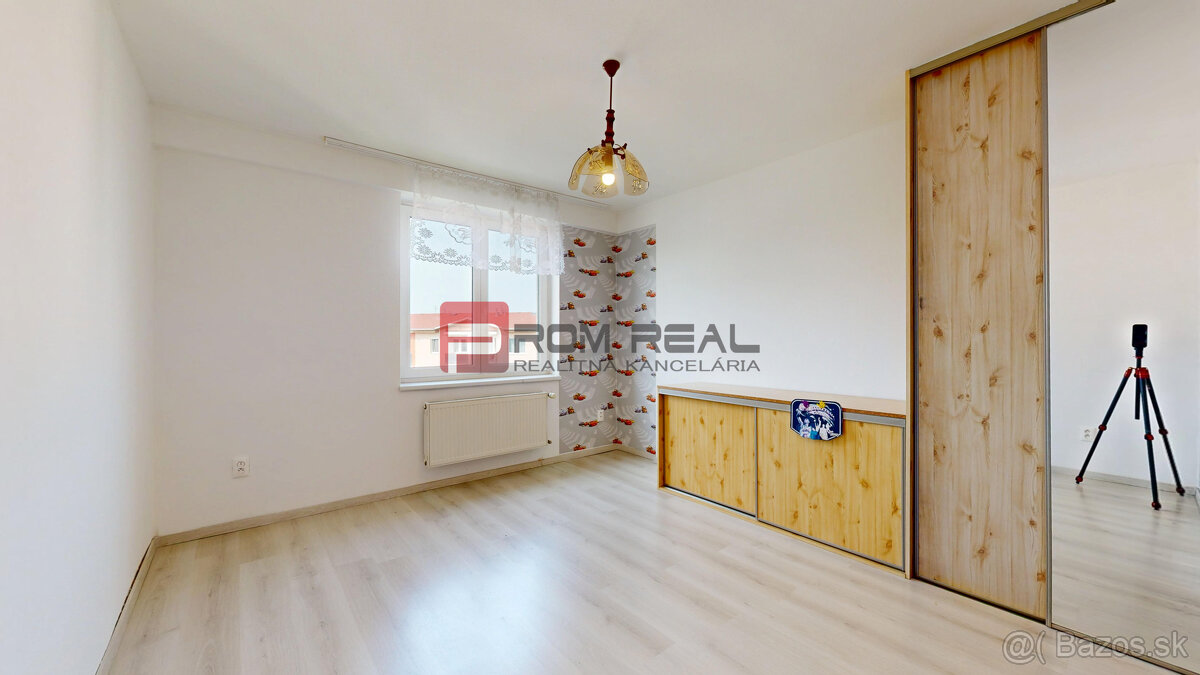 PREDAJ 4 izbový byt 2 balkóny - 17