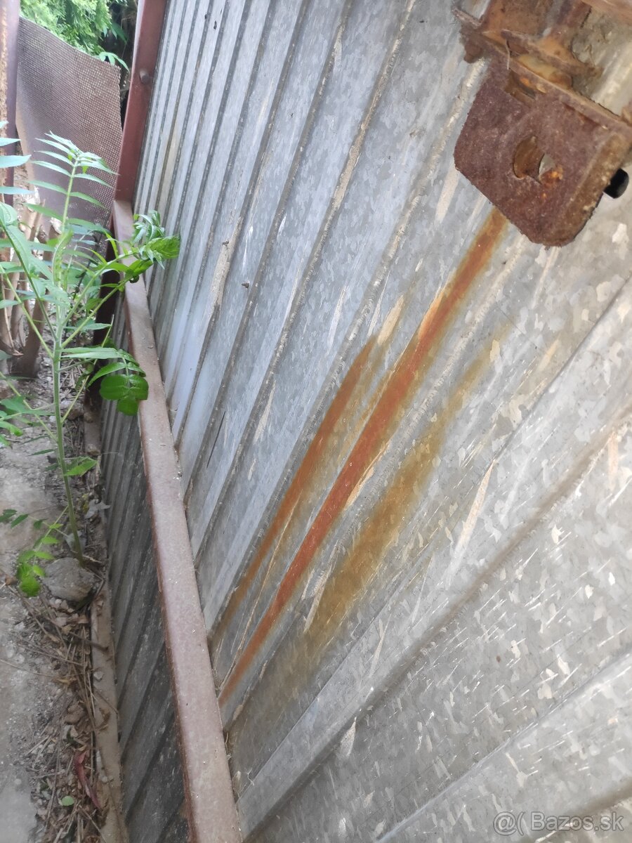 Predám nábytok, PVC rúru a garážovú bránu - 17