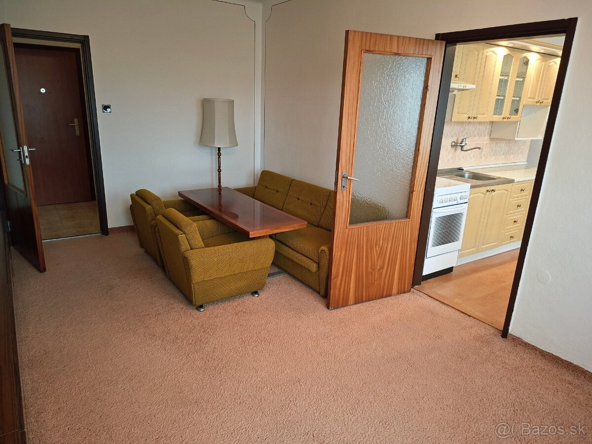 Priestranný 3 izbový byt TN - Partizánska, 79 m2 - 17