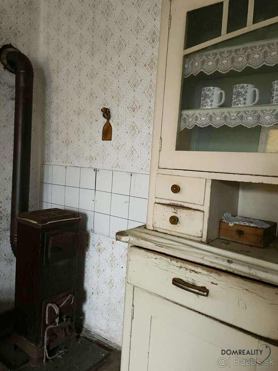 Na predaj 2 rodinné domy, dva svety v obci Vaďovce - 17