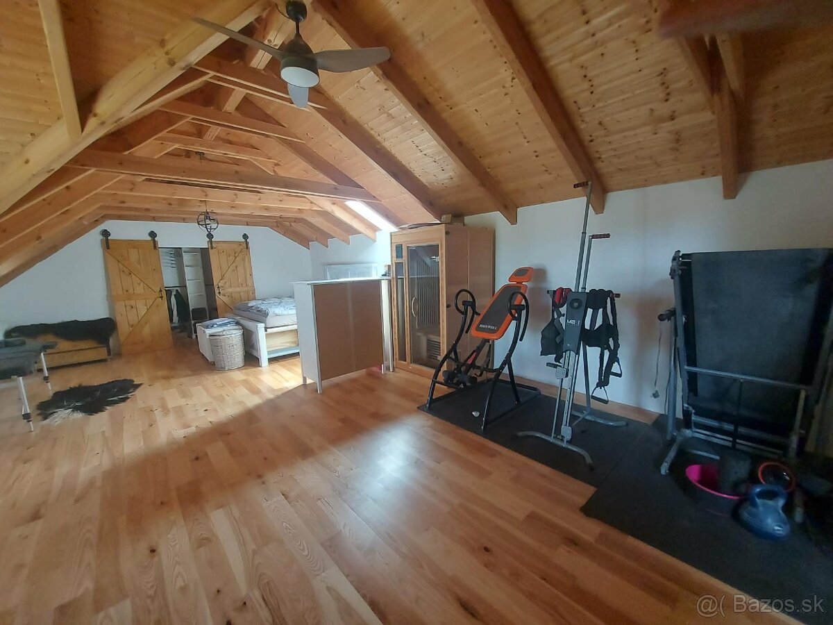 Velky vidiecky dom s pozemkom 1200m - 17