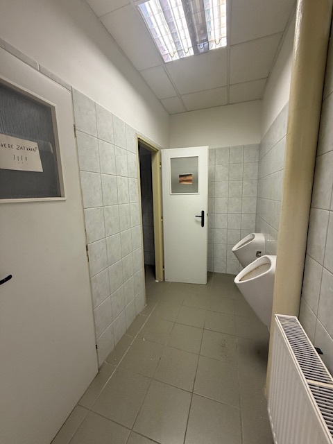 Na predaj 2 prepojené haly 1200 m2 v Dolnom Ohaji - 17