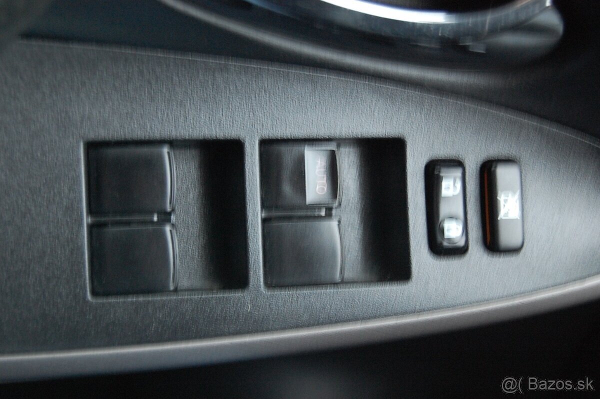 Toyota RAV4 2.0 benzín - 17