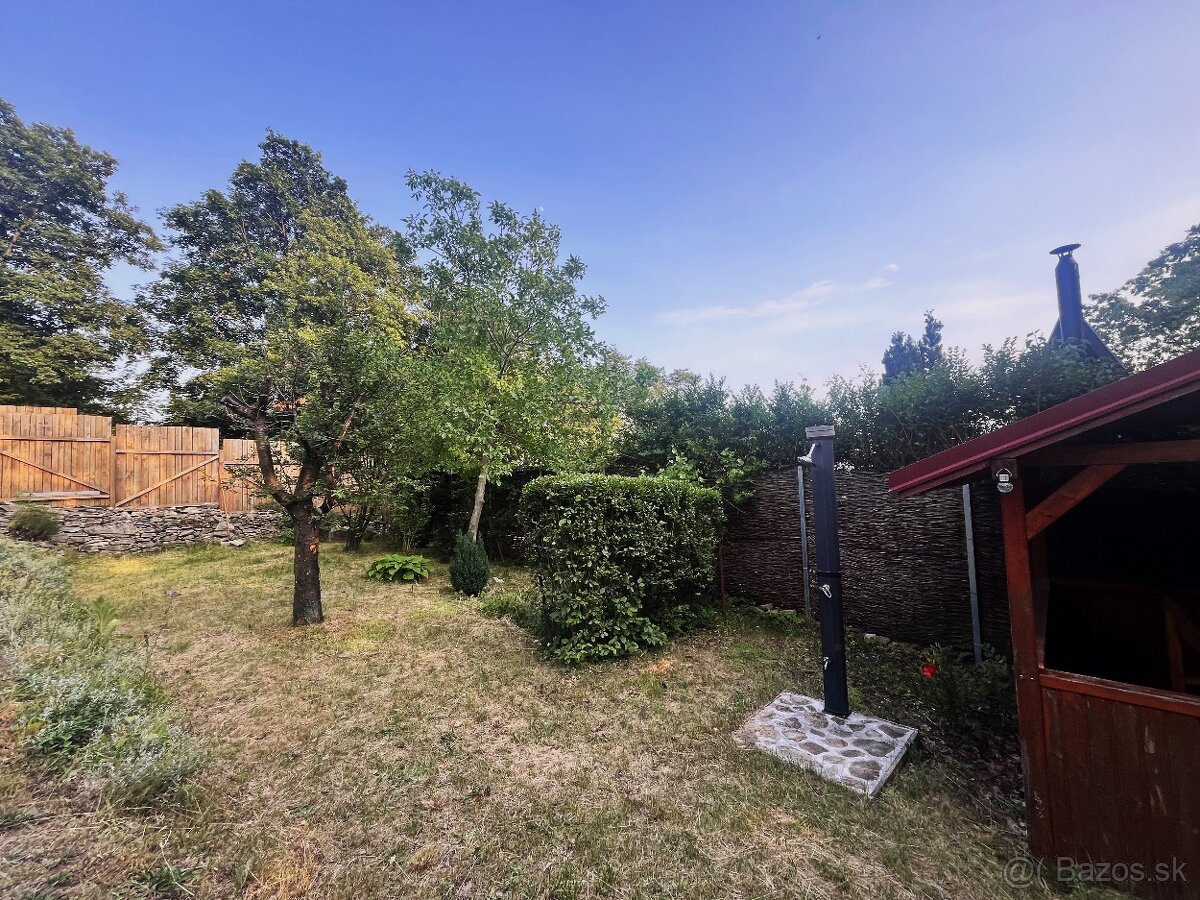 Predám chatu so záhradou 458m2 na Ohňavach pri Modre. - 17