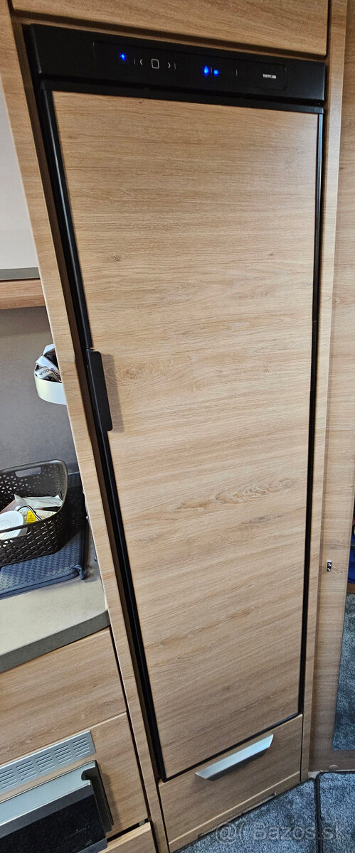 Absorpčná chladnička Thetford N4142E+ (12V, 220V, plyn) - 17