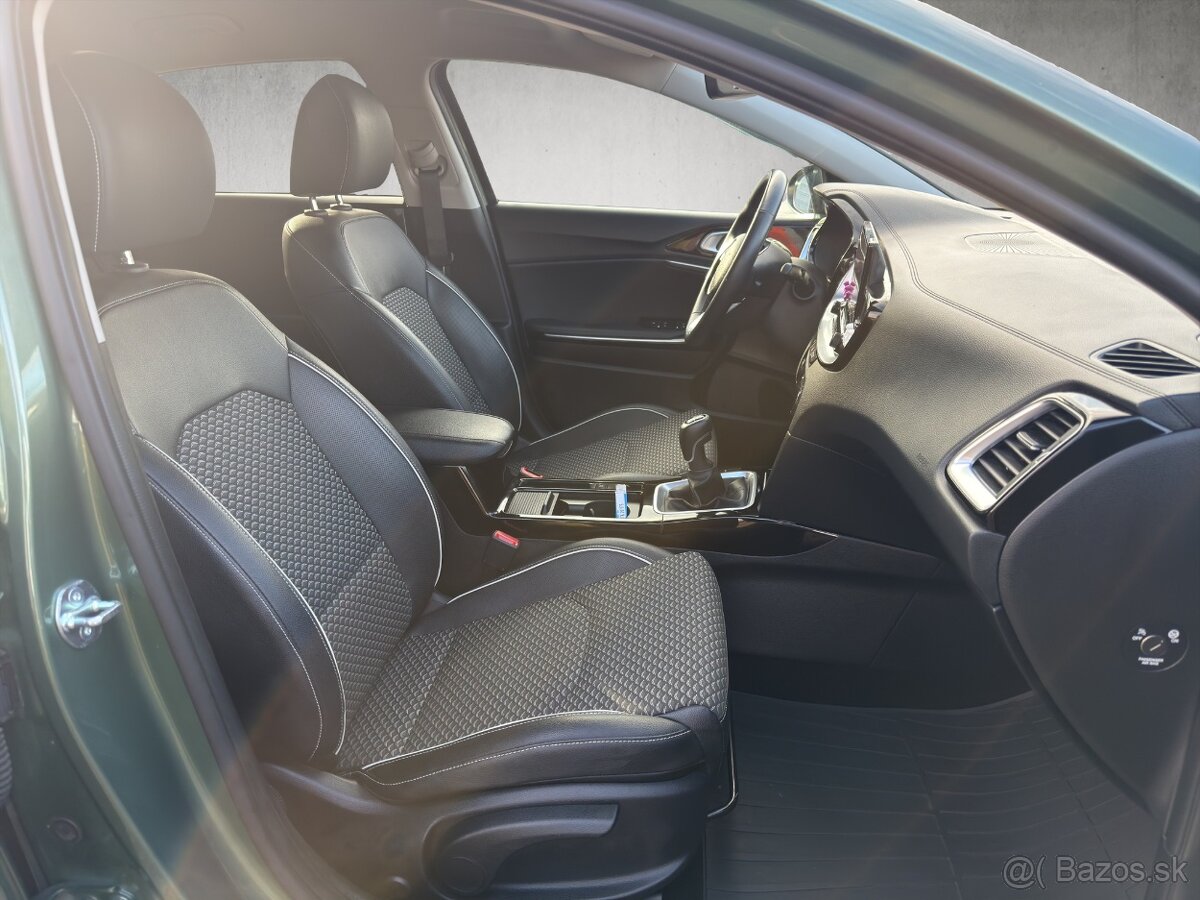 Kia Ceed 1.5 T-GDi Platinum - 17