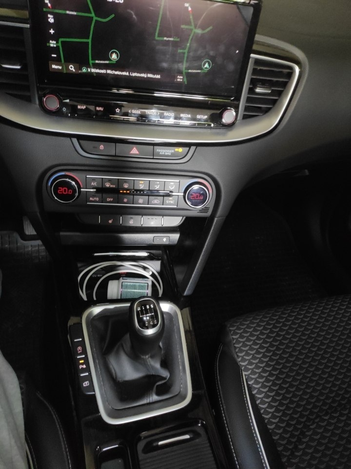 Kia XCeed 1.5 T-GDi MY23 118kW Gold + smart pack - 17