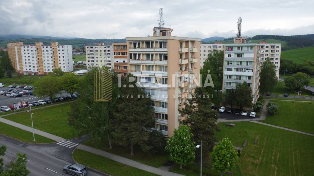 3-IZBOVÝ BYT S TROMI LOGGIAMI A BALKÓNOM, 81 M2, DETVA - 17