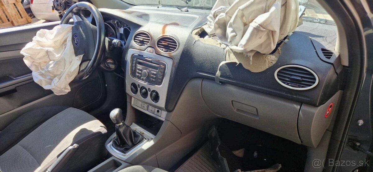 Ford Focus FL 1,6i 74kw kód motora: SHDC - 17