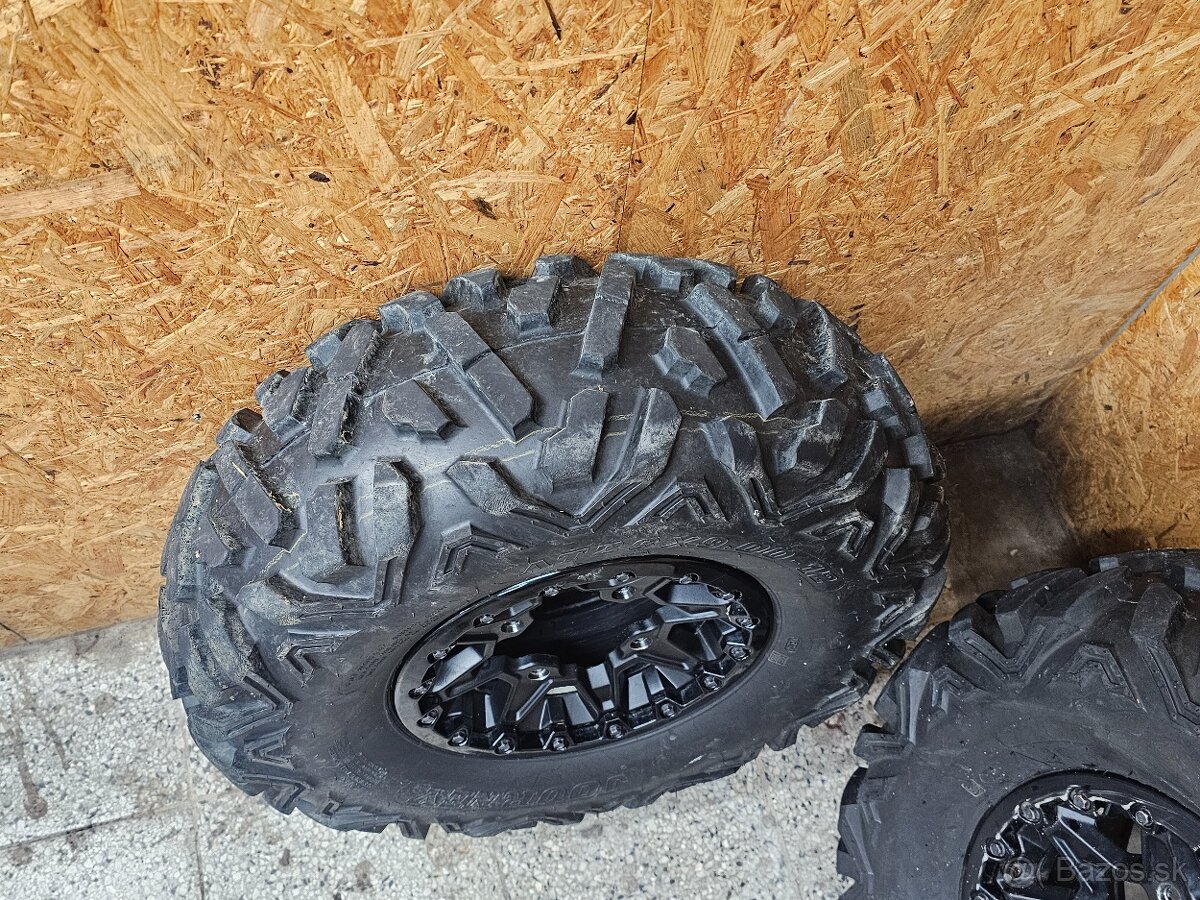 kolesá Can Am tvorkolka - 17