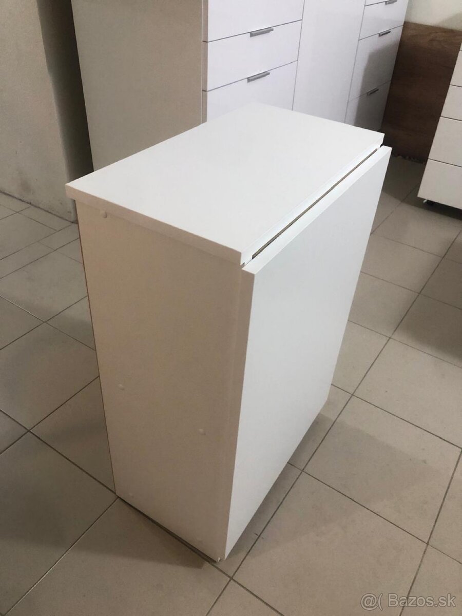 Manikérsky stôl . - 17