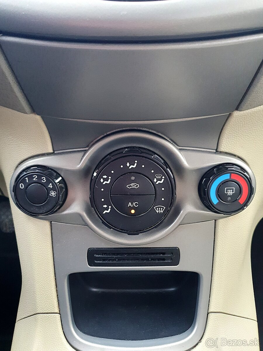 Ford Fiesta 1.25 Duratec 16V Ambiente - 17