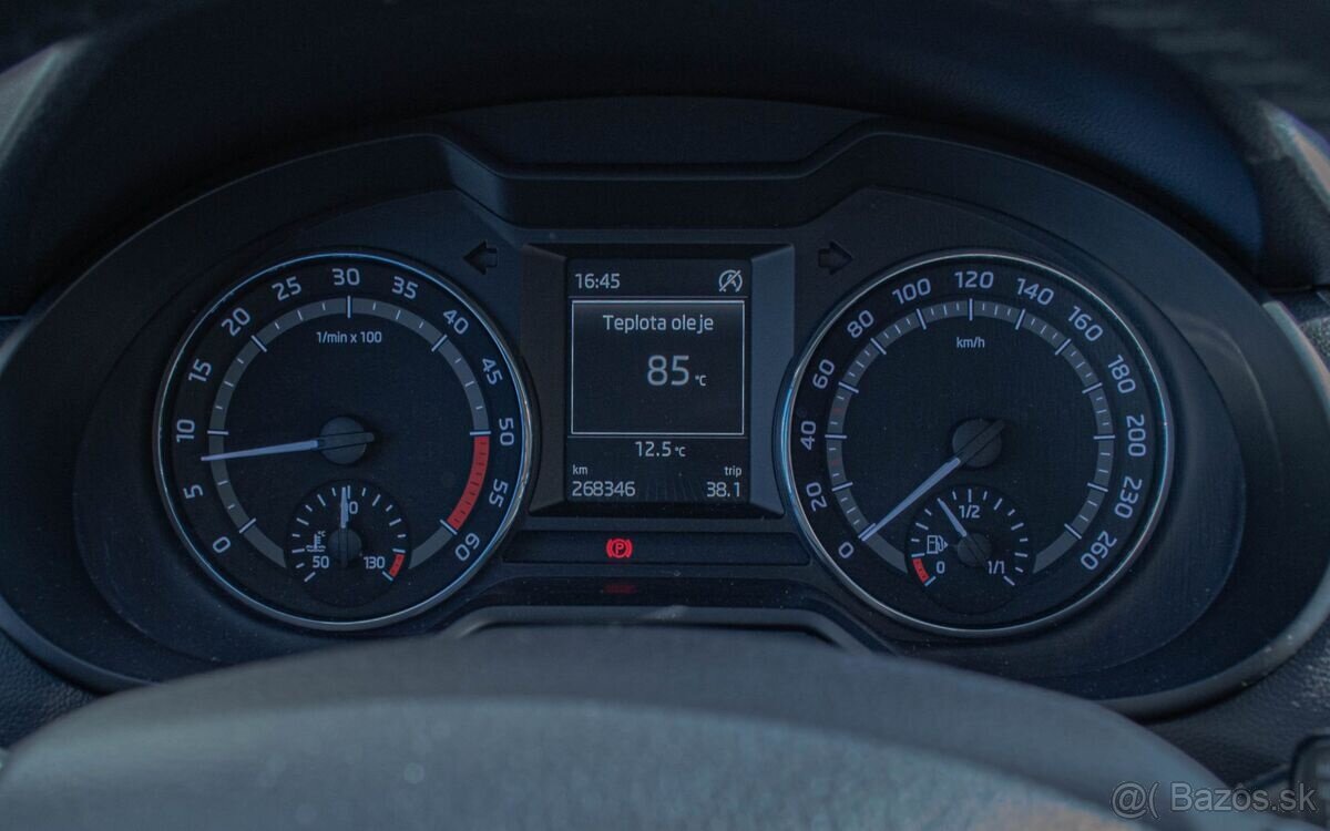 Škoda Octavia Combi SCOUT 2.0 TDI 4x4 - 17