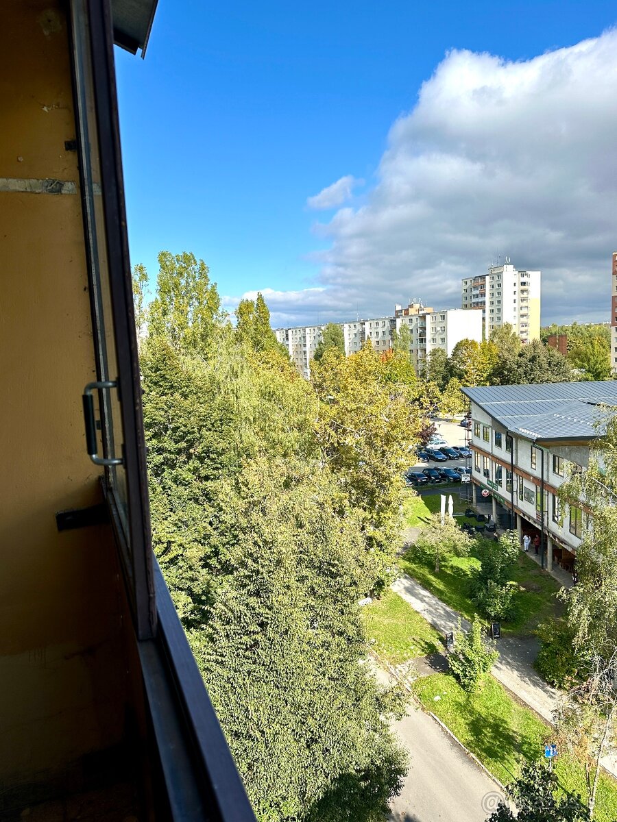 2-izbový byt s lodžiou, ul. Mládeže, PP,začatá rekonštrukcia - 17