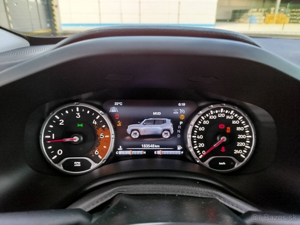 Jeep Renegade 2.0 4X4 AUTOMAT / UZAVIERKA - 17