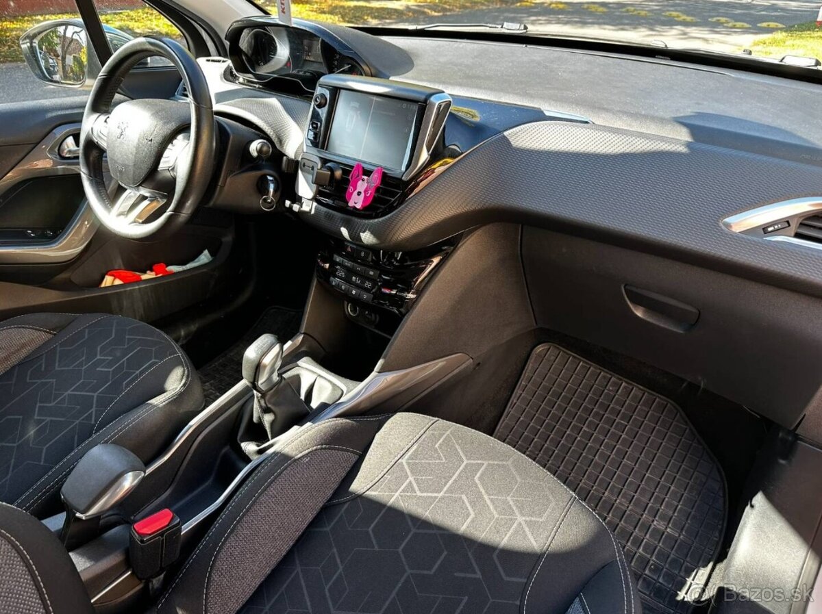 Peugeot 2008 1.2 PureTech Style - 17