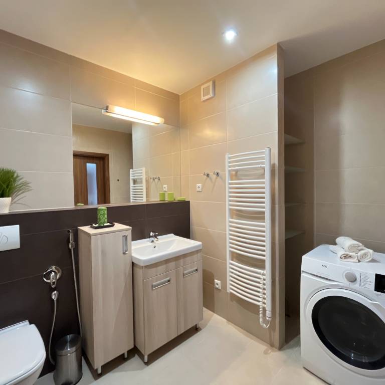 PRIESTRANNÝ 3-IZBOVÝ BYT NA PRENÁJOM — BRATISLAVA, Podzáhrad - 17