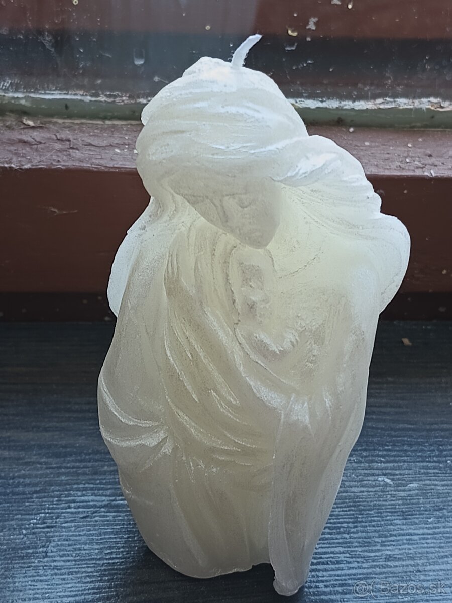 Domáce vyrobené sviečky a kytica - 17