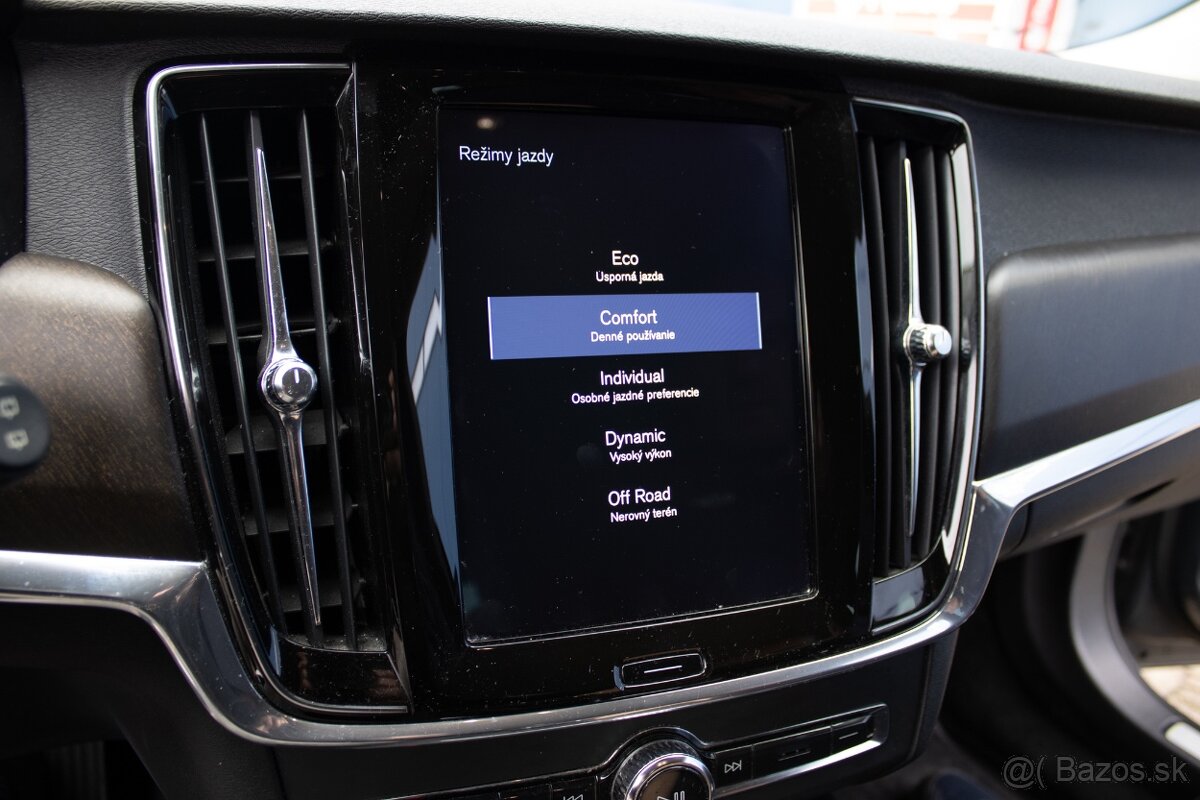 Volvo V90 D4 2.0L Momentum Cross Country - 17