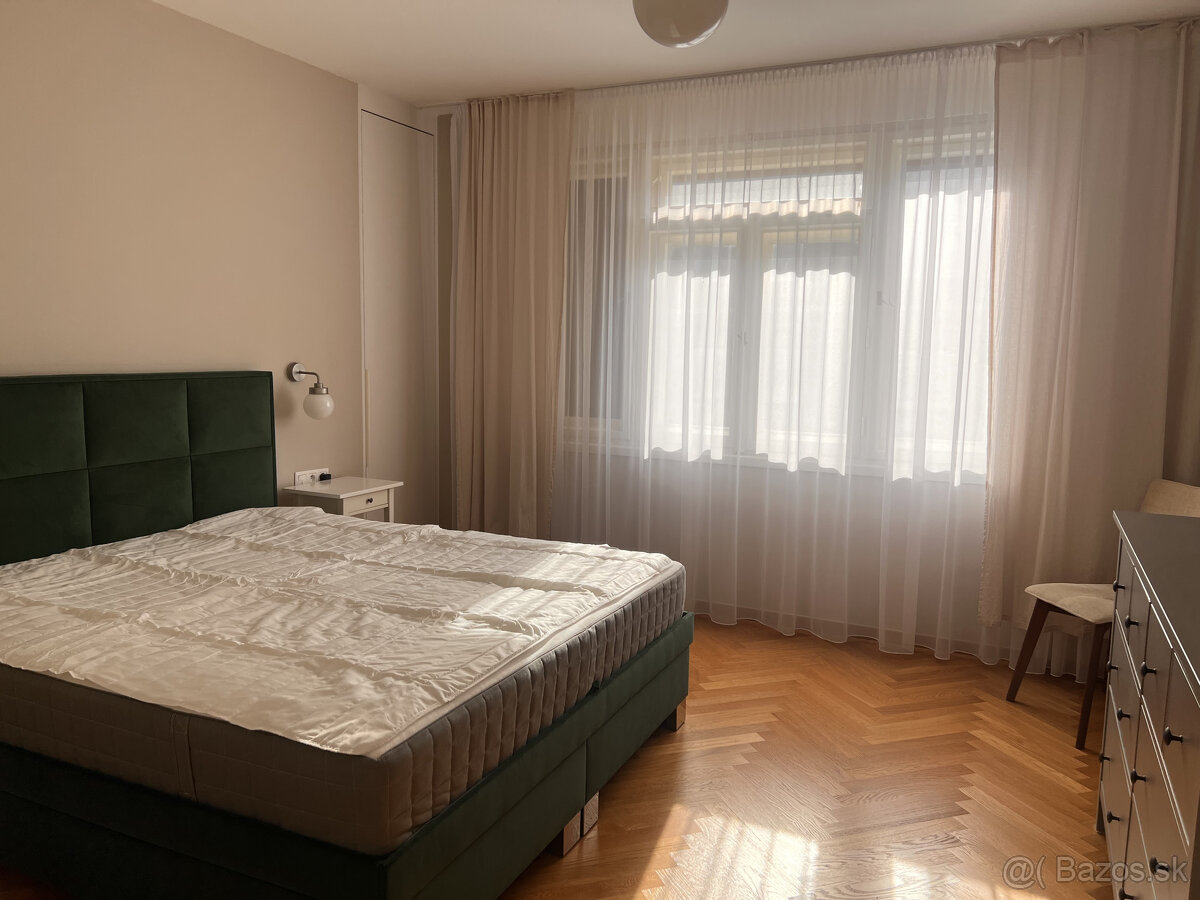 3-izbový byt na prenajom v centre Bratislavy - staré mesto - 17