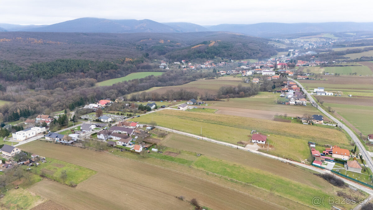 Na predaj pozemok v Pochabanoch - 17