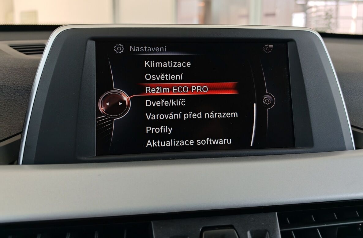 BMW X1 sDrive 18d Advantage A/T - 17