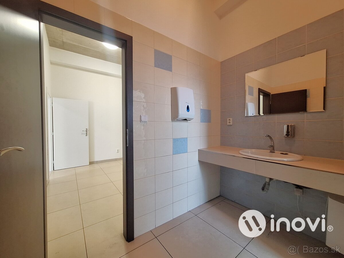 Obchodné priestory v centre moderného bývania R11 - 17