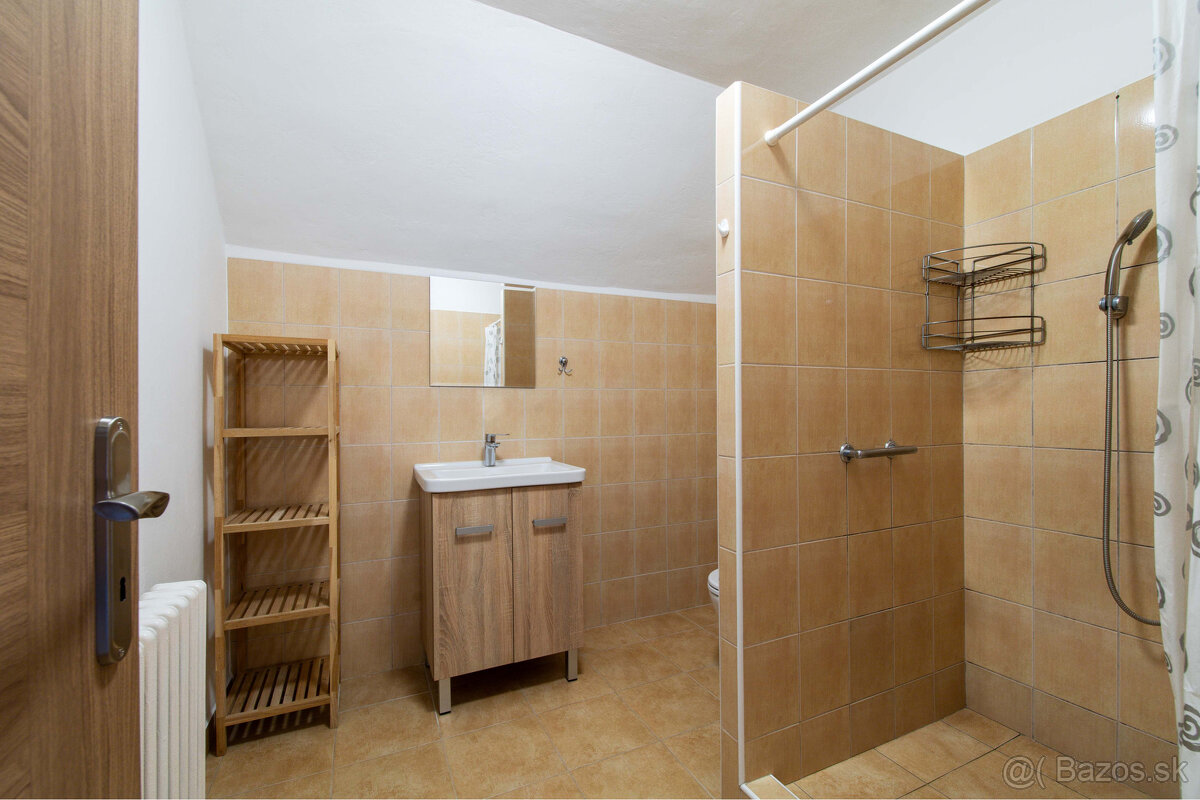 REZERVOVANÉ: Na predaj rodinný dom v Dolnej Súči - 17