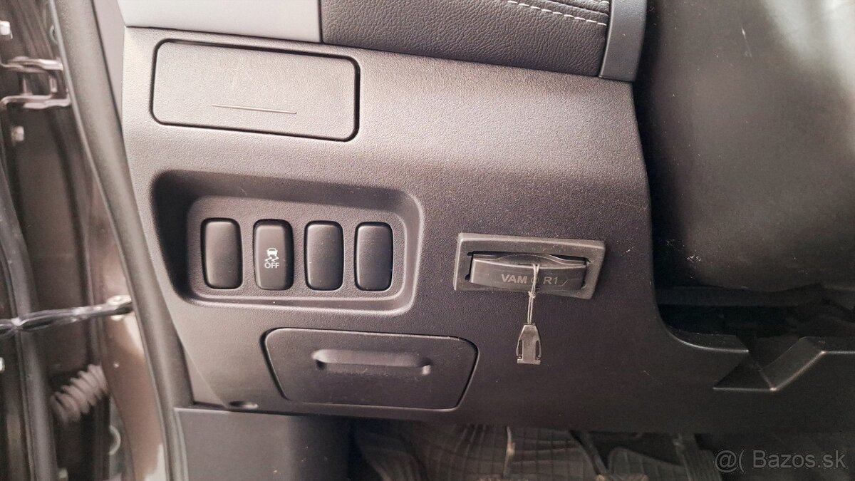 Mitsubishi Outlander - 17