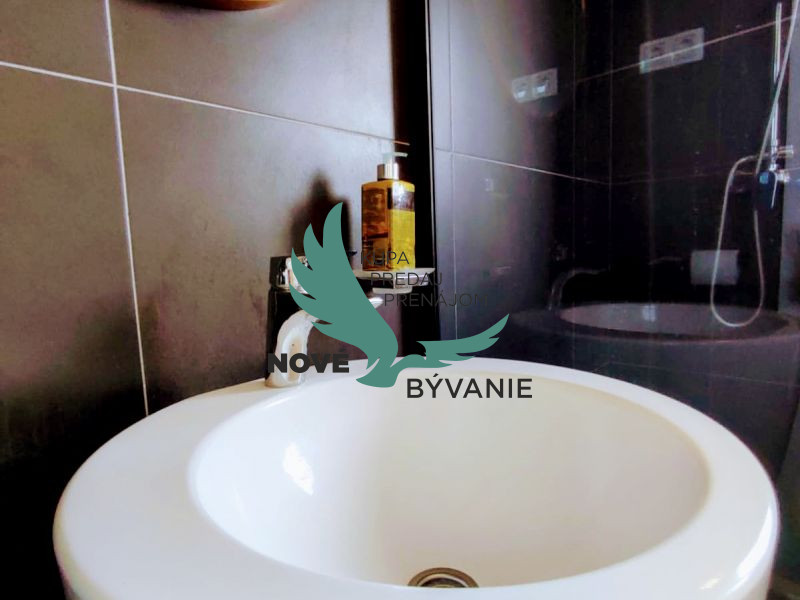 CHORVÁTSKO, OSTROV VIR NA PREDAJ ŠTÝLOVÝ APARTMÁN S VÝHĽADO - 17