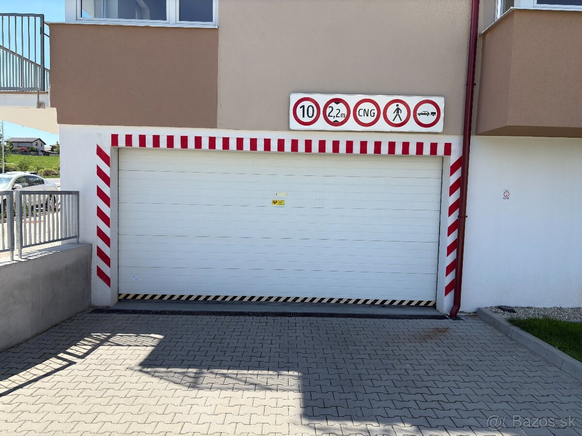 Priestranný 3i byt s balkónom a kobkou - Radvaň - 17