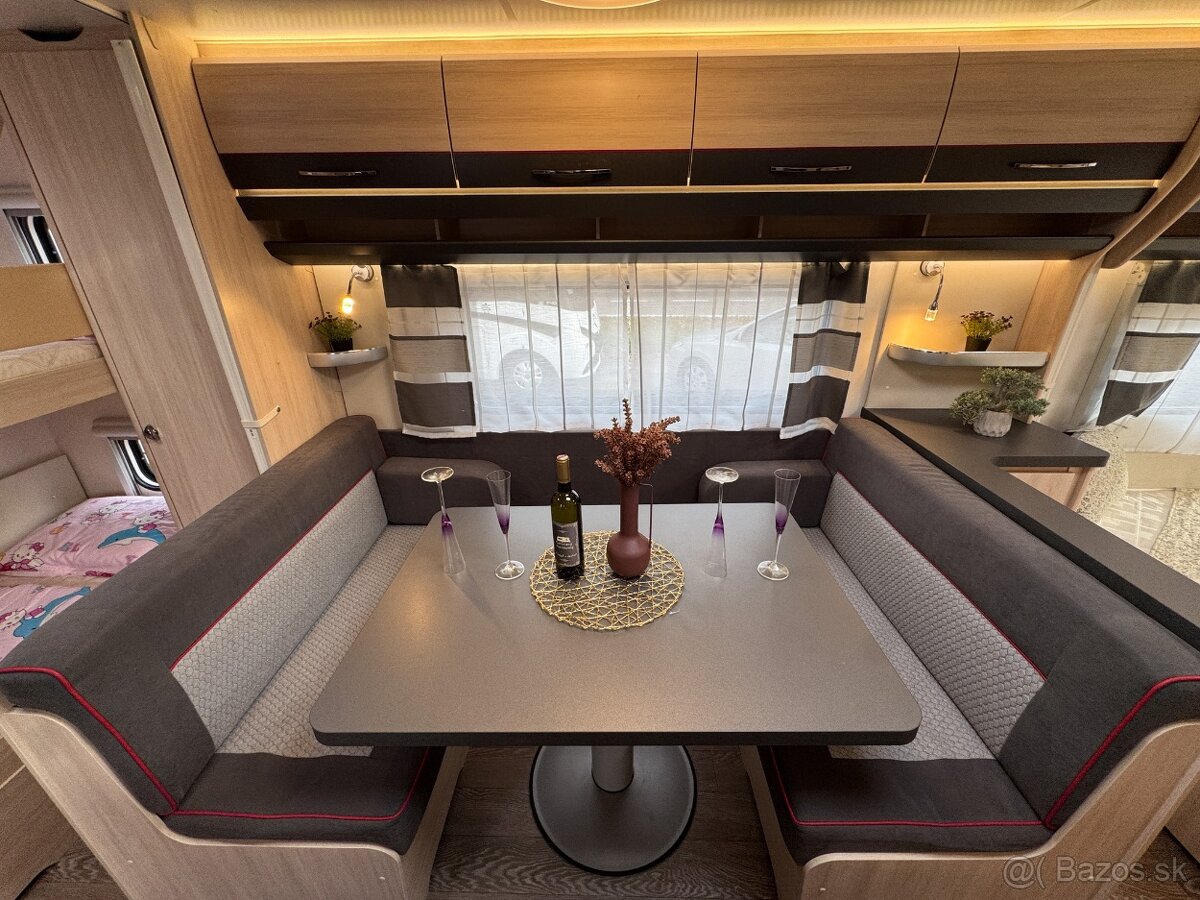 Hobby 560 KMFe De Luxe Edition Markíza, Klíma, Solar, Mover - 17