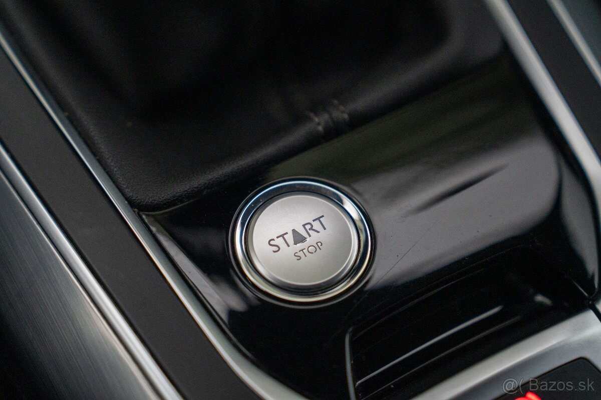 Peugeot 308 2.0 HDi 110kw M6 ALLURE - 17