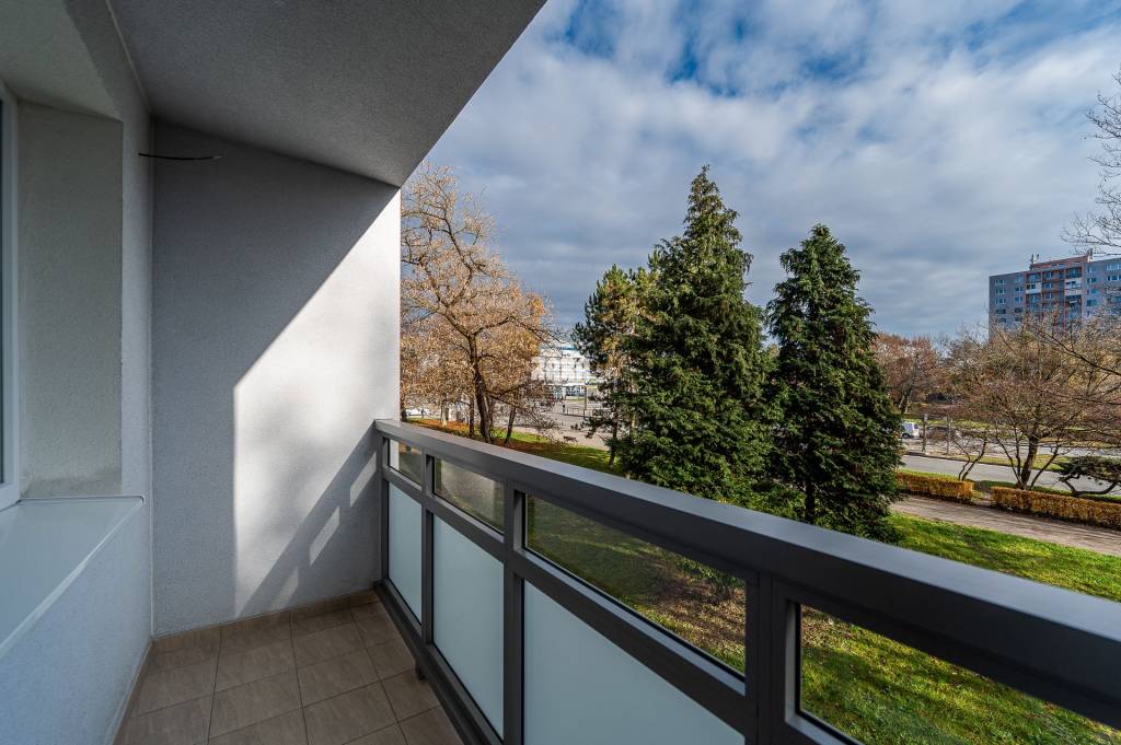 Západ - Trieda SNP - krásny 2 izb, byt 55 m2 + LOGGIA. Komp. - 17