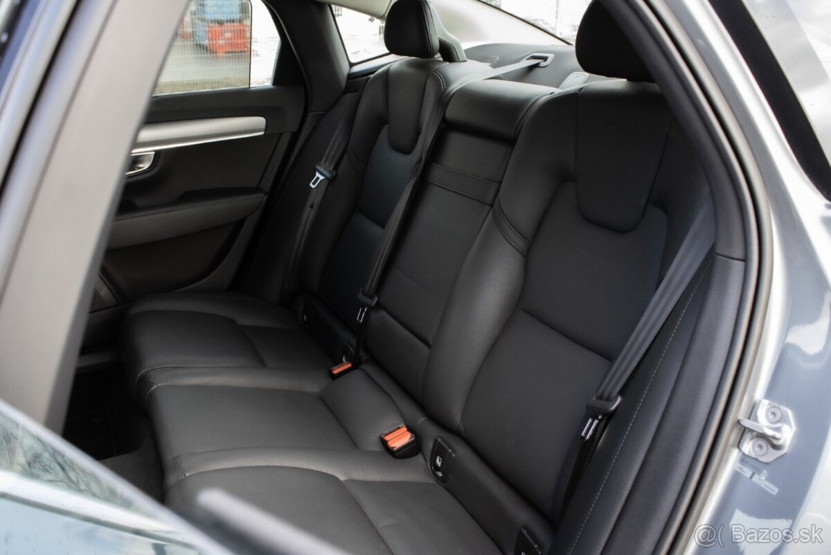 Volvo S90 D4 2.0L Drive-E Momentum A/T8 - 17