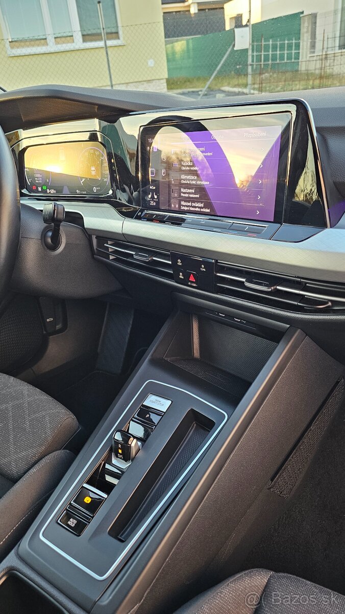 VW Golf Variant, 2.0 TDi, 110 kW, DSG 7, 07/ 2022, Vir. kokp - 17